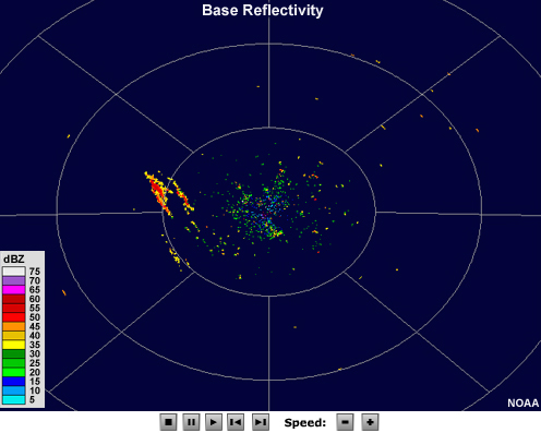 Radar reflectivity animation showing long, narrow echoes of low intensity oriented north-to-south. These echoes move toward the east over time.